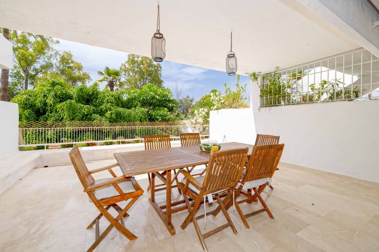 FOR SALE 🏡 Spacious Duplex with Renovation Potential near Río Real Golf – Marbella East