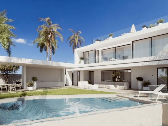 FOR SALE 🏡 Contemporary Villa with Sea & Mountain Views, Staff Apartment and Rooftop Solarium – Cascada de Camoján, Marbella