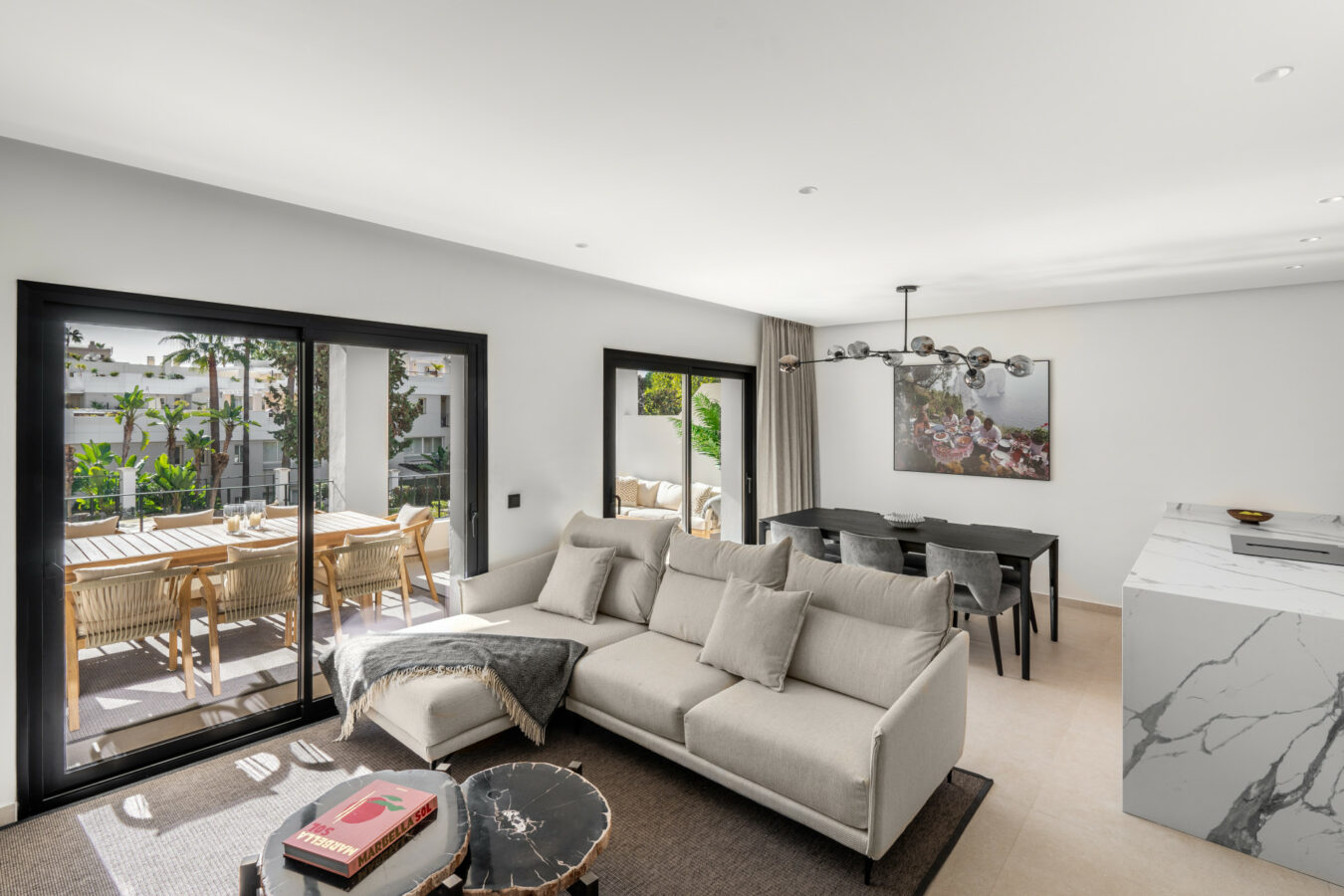FOR SALE 🌟 Fully Renovated Duplex Penthouse with Private Solarium, Nueva Andalucía, Marbella 🇪🇸