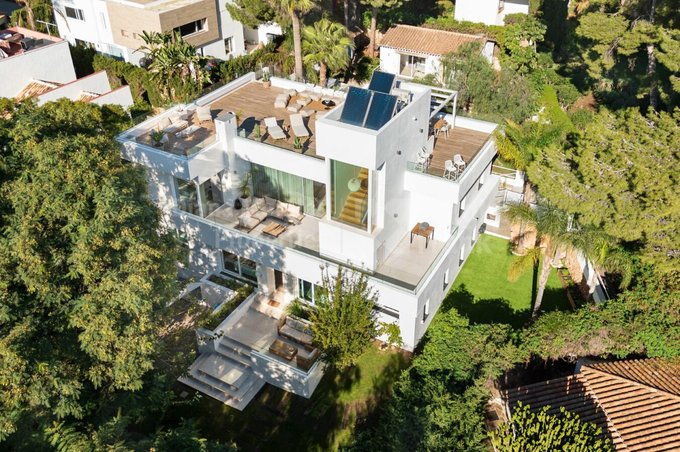 🇪🇸 Nueva Andalucía – Modern Luxury Villa For Sale 🌴🏡 Sea views