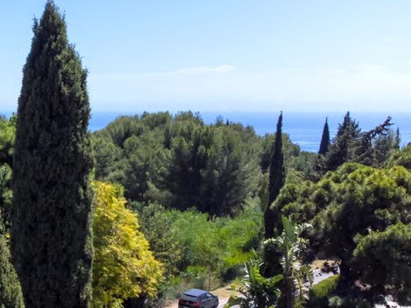FOR SALE 🏡 Contemporary Villa with Sea & Mountain Views, Staff Apartment and Rooftop Solarium – Cascada de Camoján, Marbella