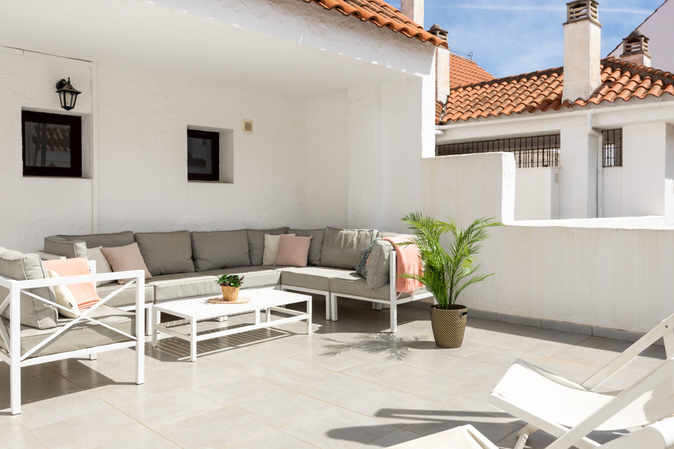 FOR SALE 🏡 Renovated Duplex Penthouse with Tourist Licence and La Concha Views – La Maestranza, Nueva Andalucía