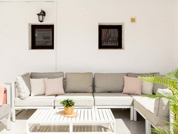 FOR SALE 🏡 Renovated Duplex Penthouse with Tourist Licence and La Concha Views – La Maestranza, Nueva Andalucía