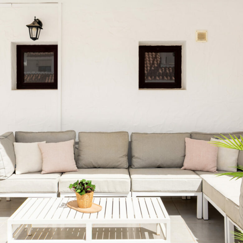 FOR SALE 🏡 Renovated Duplex Penthouse with Tourist Licence and La Concha Views – La Maestranza, Nueva Andalucía