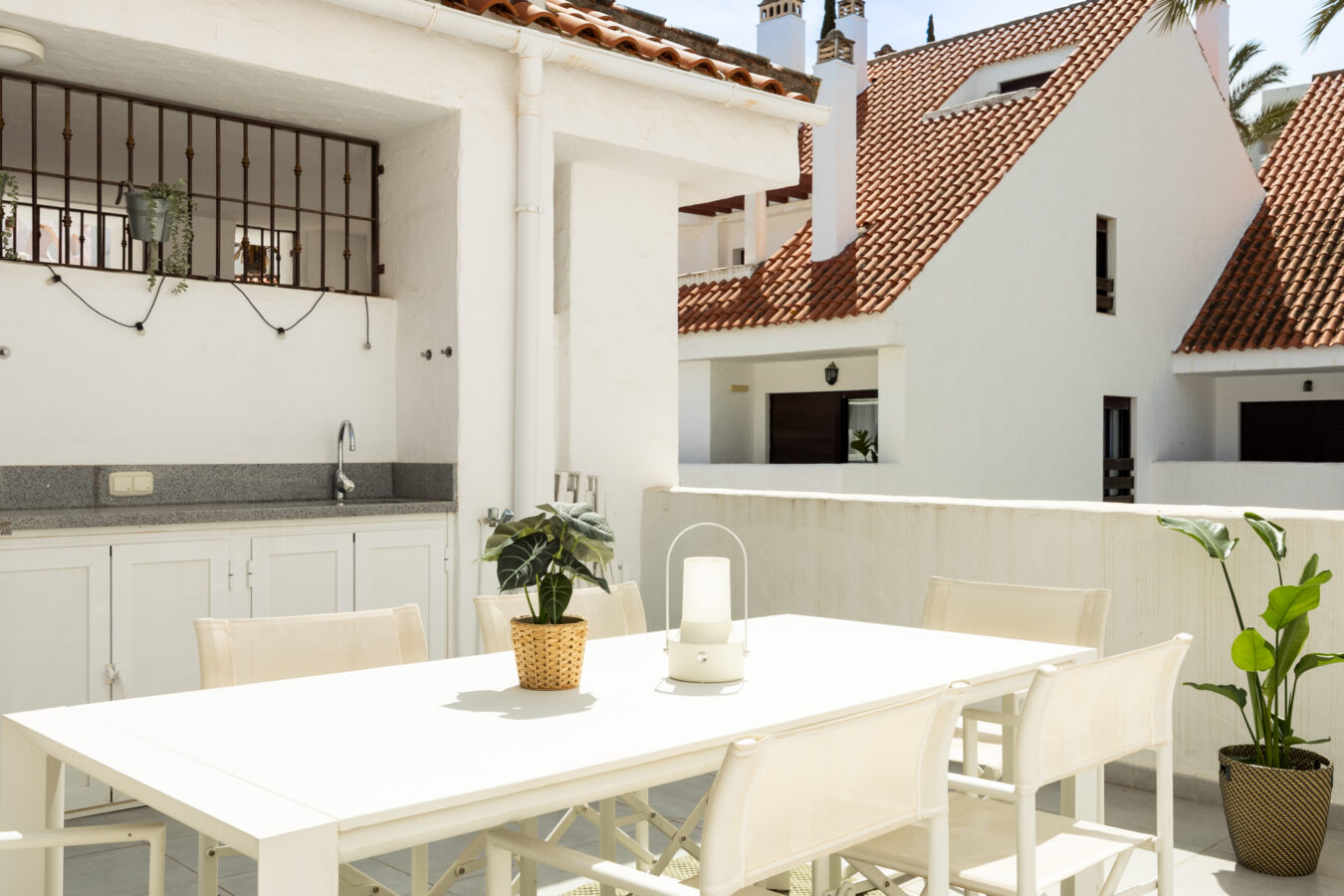 FOR SALE 🏡 Renovated Duplex Penthouse with Tourist Licence and La Concha Views – La Maestranza, Nueva Andalucía