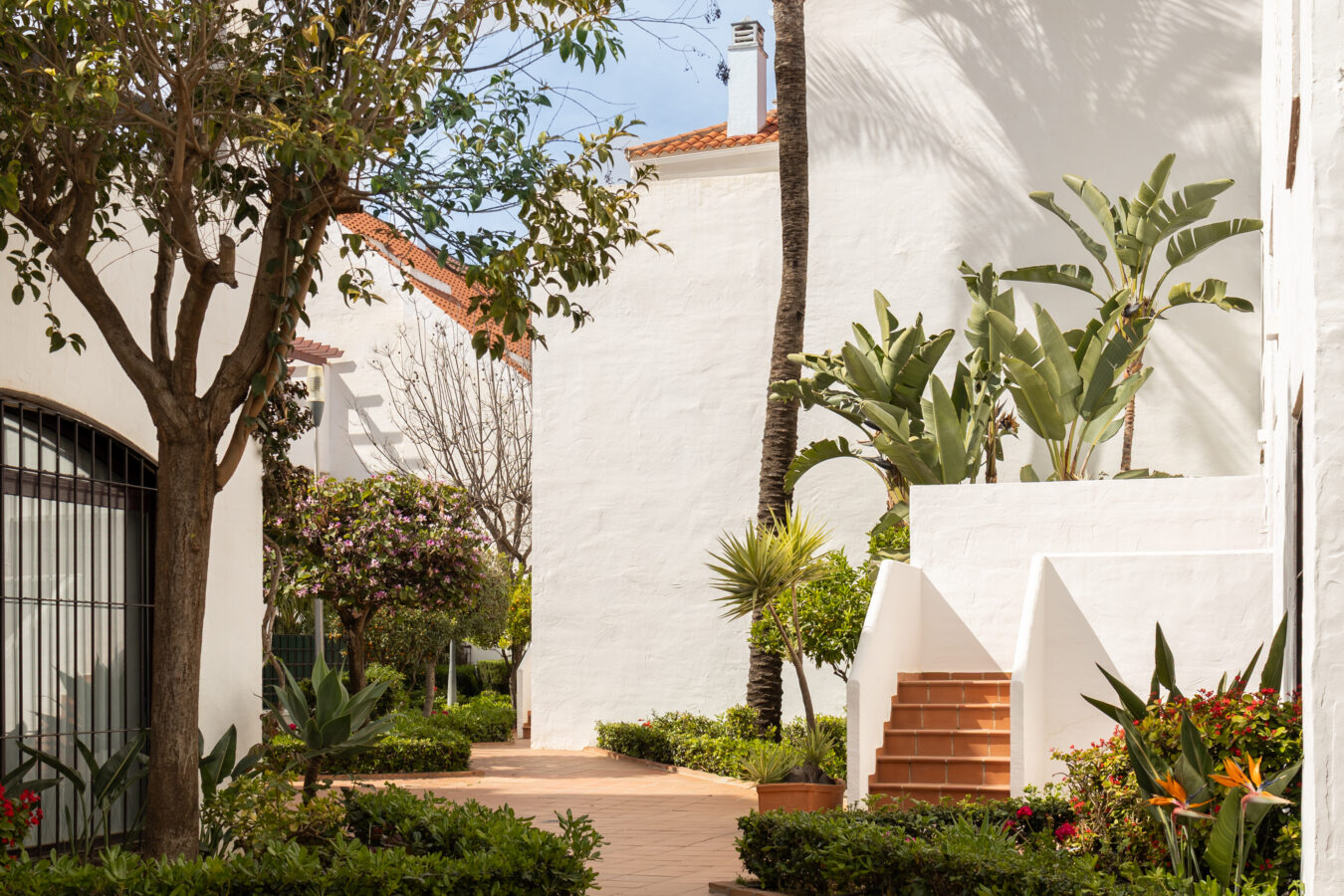 FOR SALE 🏡 Renovated Duplex Penthouse with Tourist Licence and La Concha Views – La Maestranza, Nueva Andalucía
