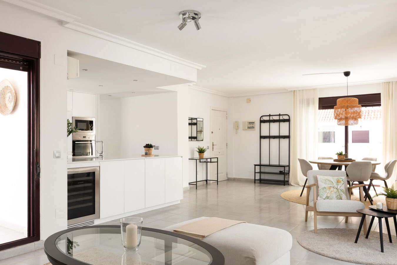 FOR SALE 🏡 Renovated Duplex Penthouse with Tourist Licence and La Concha Views – La Maestranza, Nueva Andalucía