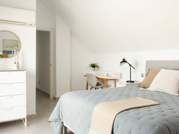 FOR SALE 🏡 Renovated Duplex Penthouse with Tourist Licence and La Concha Views – La Maestranza, Nueva Andalucía