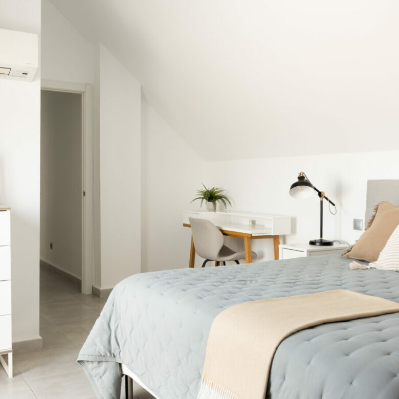 FOR SALE 🏡 Renovated Duplex Penthouse with Tourist Licence and La Concha Views – La Maestranza, Nueva Andalucía