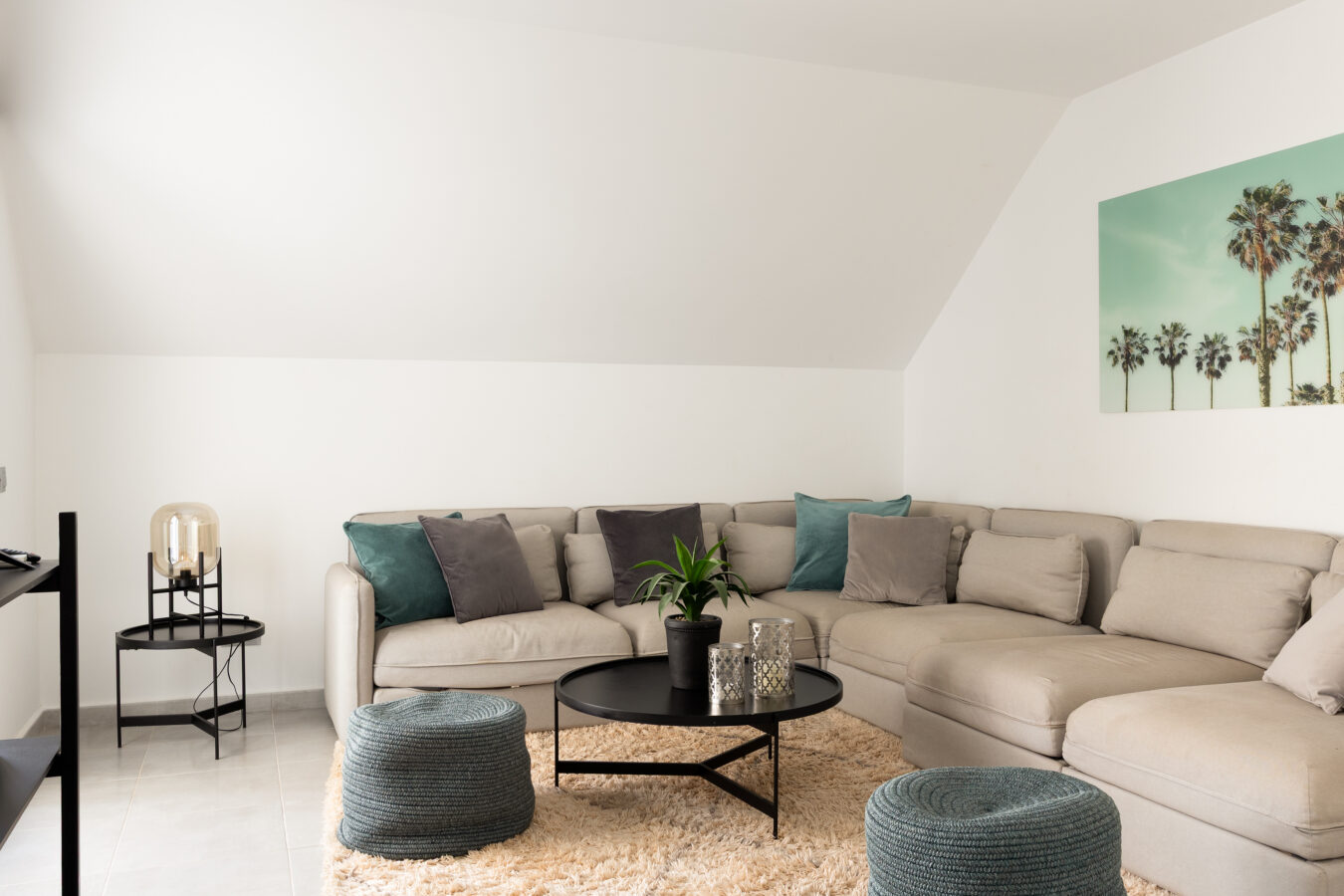 FOR SALE 🏡 Renovated Duplex Penthouse with Tourist Licence and La Concha Views – La Maestranza, Nueva Andalucía