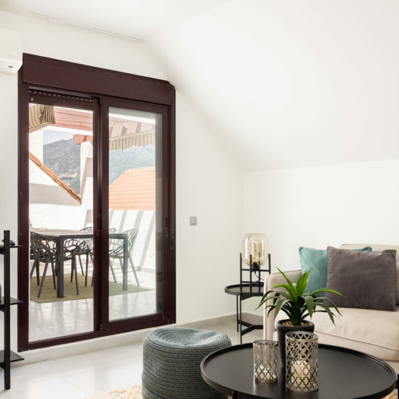 FOR SALE 🏡 Renovated Duplex Penthouse with Tourist Licence and La Concha Views – La Maestranza, Nueva Andalucía