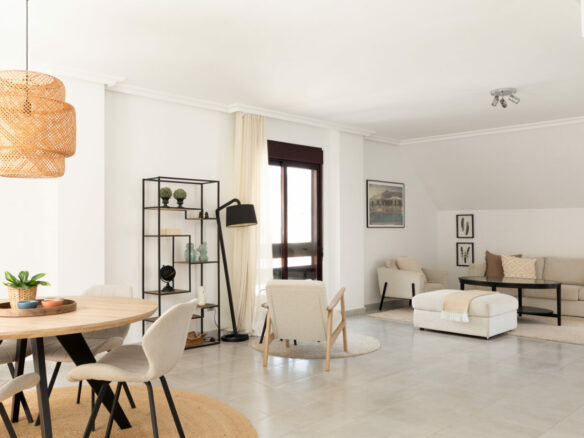 FOR SALE 🏡 Renovated Duplex Penthouse with Tourist Licence and La Concha Views – La Maestranza, Nueva Andalucía