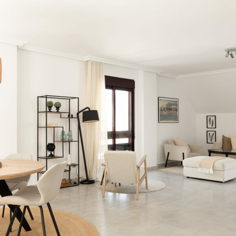 FOR SALE 🏡 Renovated Duplex Penthouse with Tourist Licence and La Concha Views – La Maestranza, Nueva Andalucía