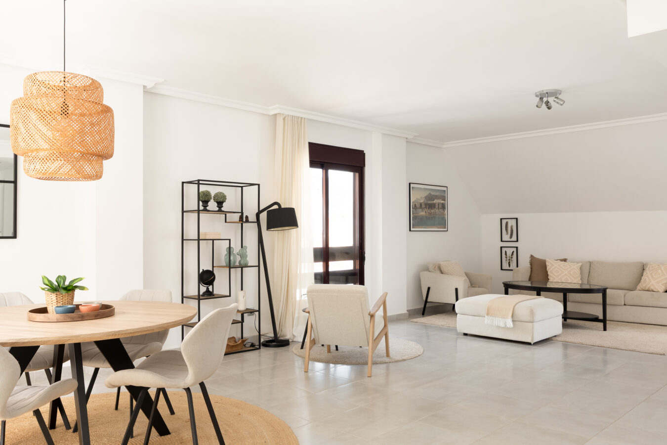 FOR SALE 🏡 Renovated Duplex Penthouse with Tourist Licence and La Concha Views – La Maestranza, Nueva Andalucía