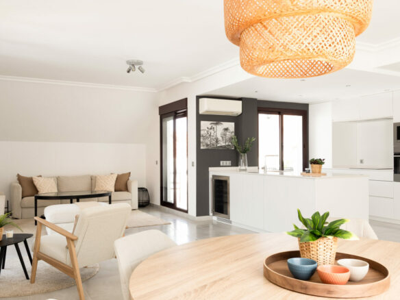 FOR SALE 🏡 Renovated Duplex Penthouse with Tourist Licence and La Concha Views – La Maestranza, Nueva Andalucía