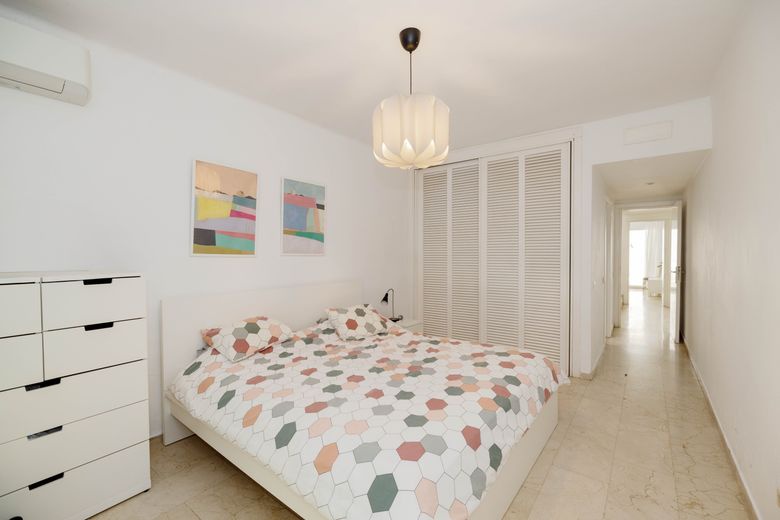 FOR SALE 🏡 Spacious Duplex with Renovation Potential near Río Real Golf – Marbella East