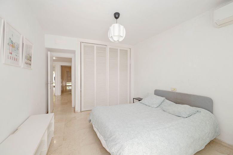 FOR SALE 🏡 Spacious Duplex with Renovation Potential near Río Real Golf – Marbella East