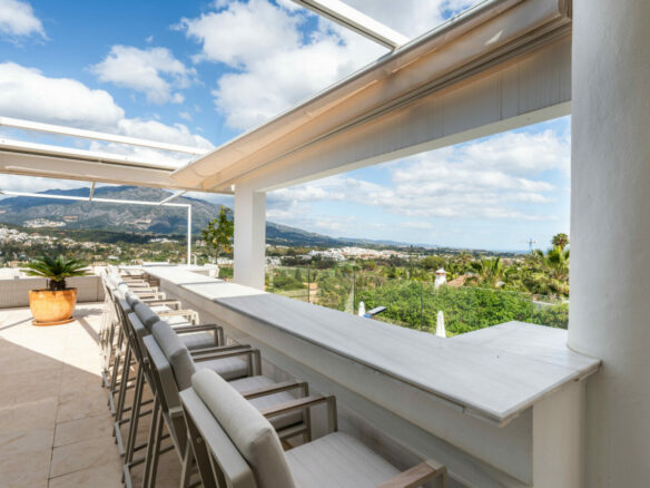 FOR SALE 🌟 🏡 Contemporary Luxury Villa with Heated Infinity Pool & Rooftop Lounge 🇪🇸 Nueva Andalucía, Marbella 🇪🇸