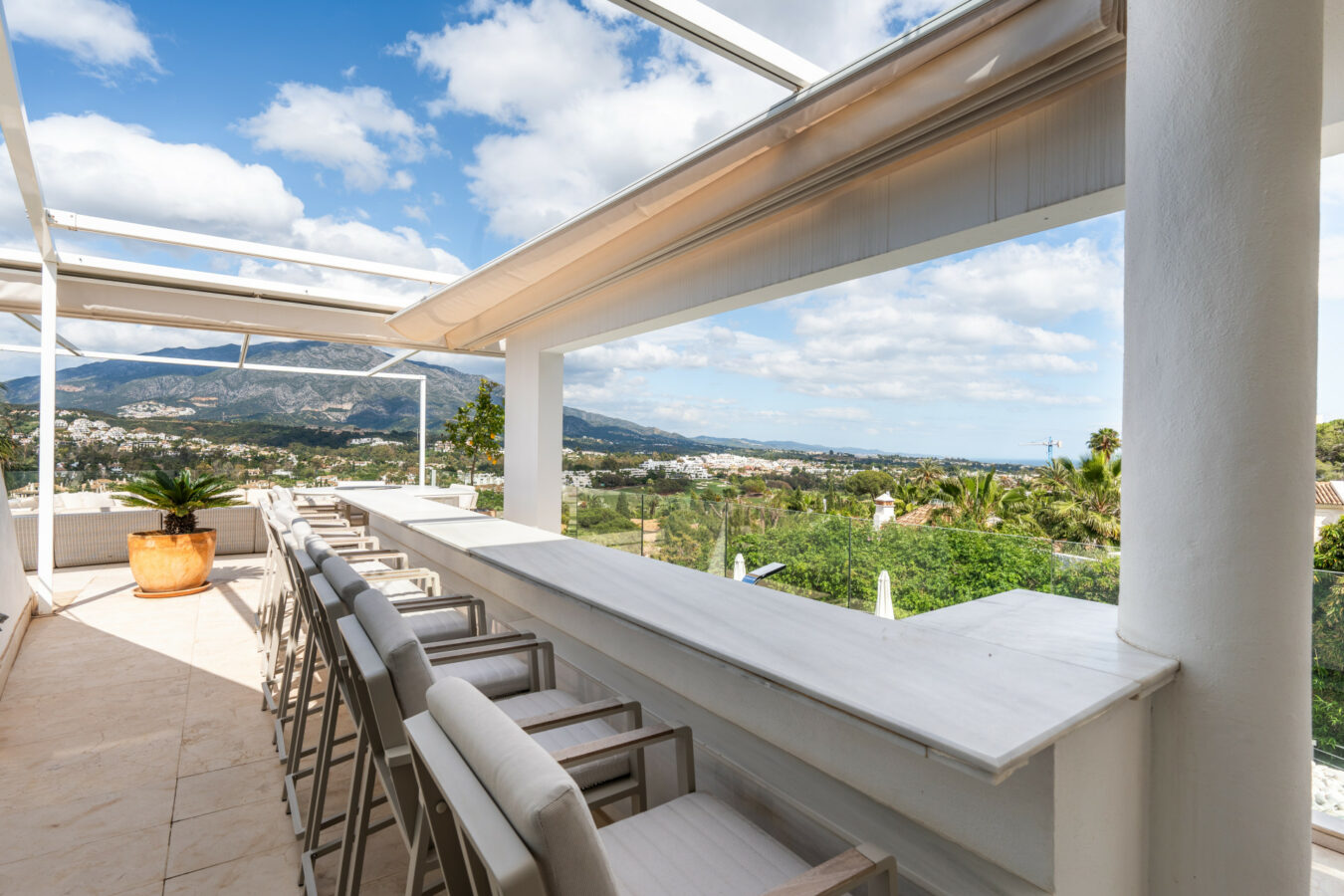 1f986a0d-59e9-44e8-b946-b8142996f485 FOR SALE 🌟 🏡 Contemporary Luxury Villa with Heated Infinity Pool & Rooftop Lounge 🇪🇸 Nueva Andalucía, Marbella 🇪🇸