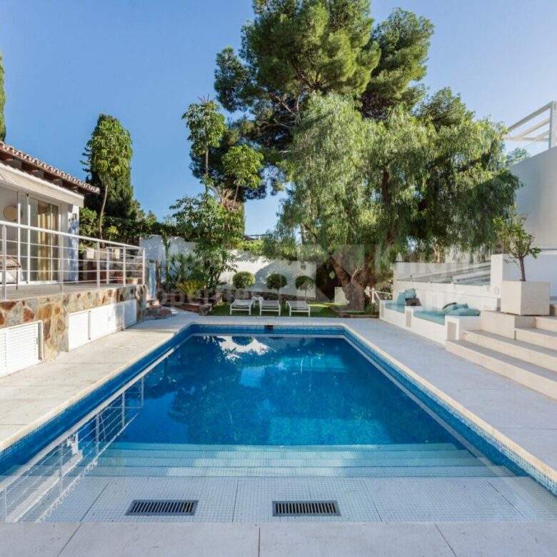 🇪🇸 Nueva Andalucía – Modern Luxury Villa For Sale 🌴🏡 Sea views
