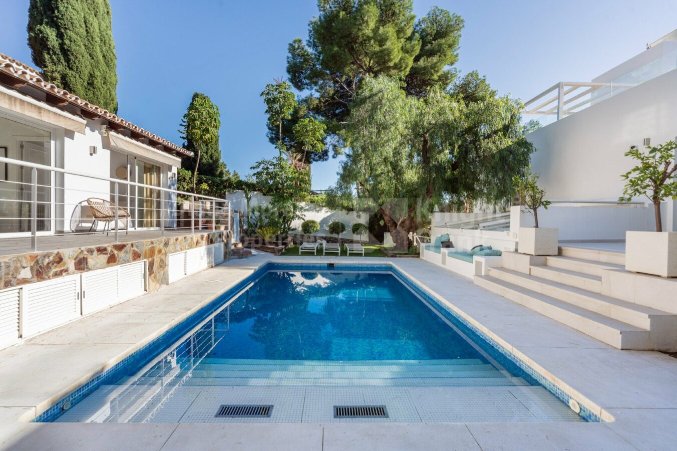 🇪🇸 Nueva Andalucía – Modern Luxury Villa For Sale 🌴🏡 Sea views