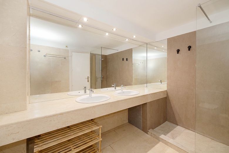 FOR SALE 🏡 Spacious Duplex with Renovation Potential near Río Real Golf – Marbella East
