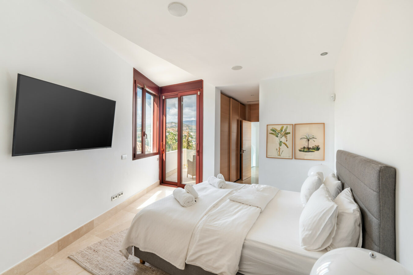 2b6d36f2-0018-496e-b769-d0784a1daa05 FOR SALE 🌟 🏡 Contemporary Luxury Villa with Heated Infinity Pool & Rooftop Lounge 🇪🇸 Nueva Andalucía, Marbella 🇪🇸