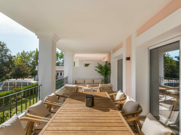 FOR SALE 🌟 Fully Renovated Duplex Penthouse with Private Solarium, Nueva Andalucía, Marbella 🇪🇸