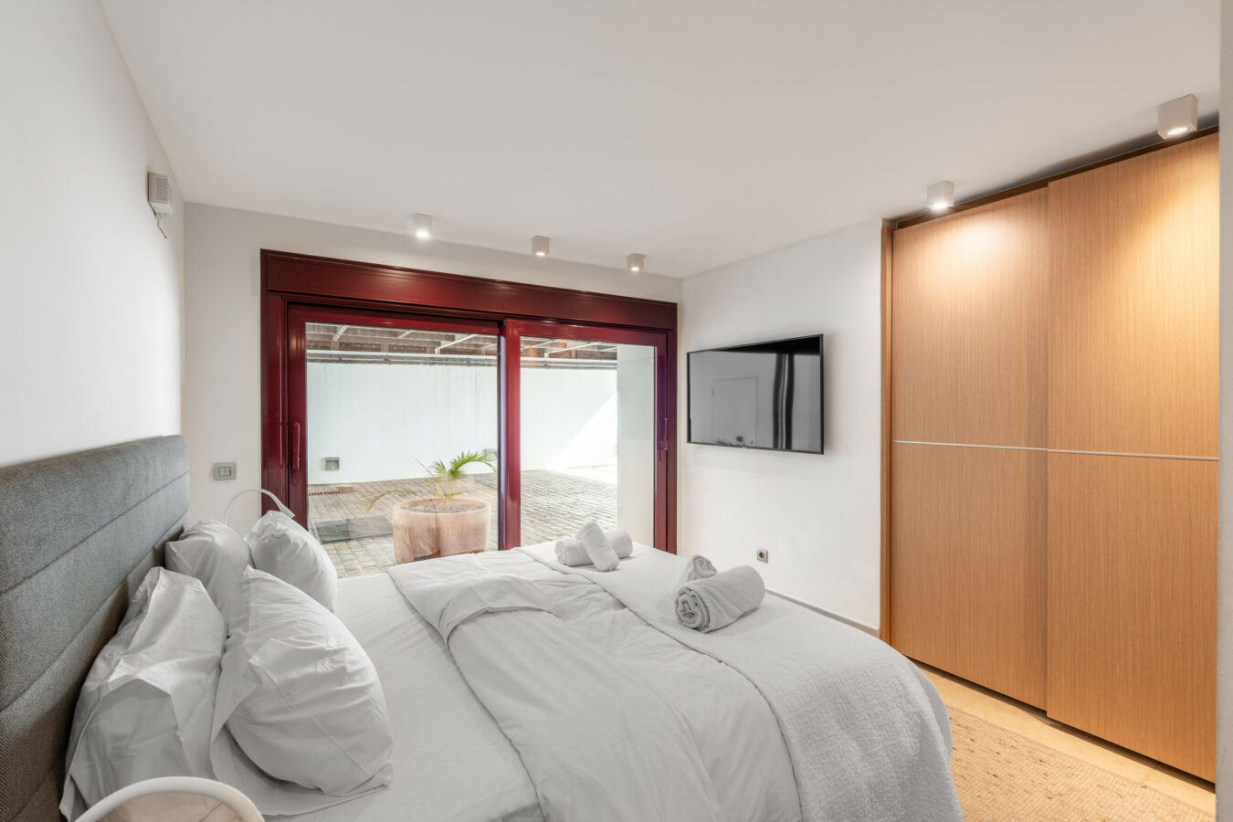 473c1c17-37a0-4e87-98e1-753fa9a424bc FOR SALE 🌟 🏡 Contemporary Luxury Villa with Heated Infinity Pool & Rooftop Lounge 🇪🇸 Nueva Andalucía, Marbella 🇪🇸