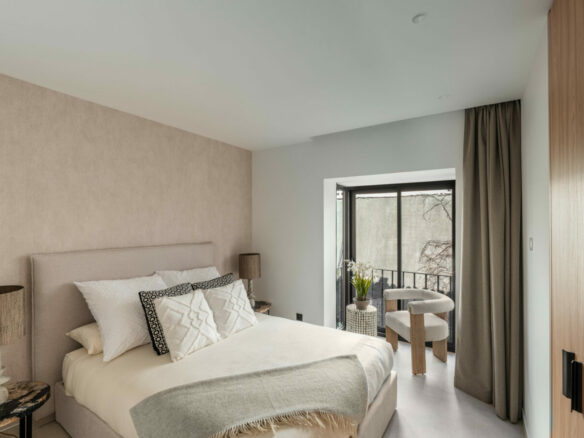 FOR SALE 🌟 Fully Renovated Duplex Penthouse with Private Solarium, Nueva Andalucía, Marbella 🇪🇸