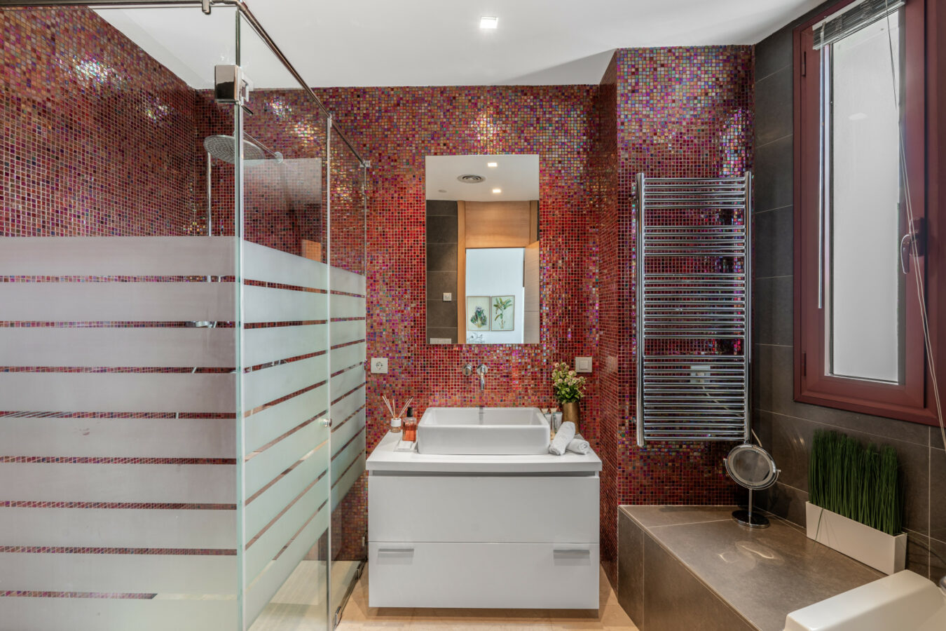 74afb1b9-f344-4a34-9085-536418963f14 FOR SALE 🌟 🏡 Contemporary Luxury Villa with Heated Infinity Pool & Rooftop Lounge 🇪🇸 Nueva Andalucía, Marbella 🇪🇸