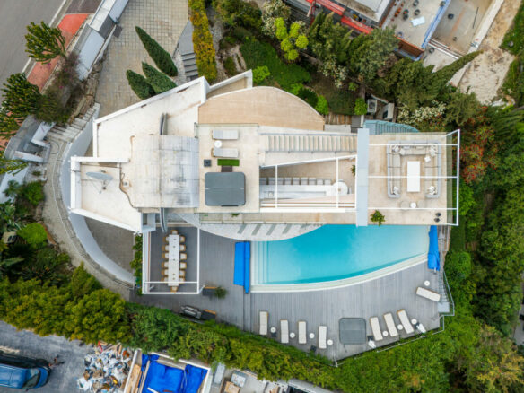 FOR SALE 🌟 🏡 Contemporary Luxury Villa with Heated Infinity Pool & Rooftop Lounge 🇪🇸 Nueva Andalucía, Marbella 🇪🇸