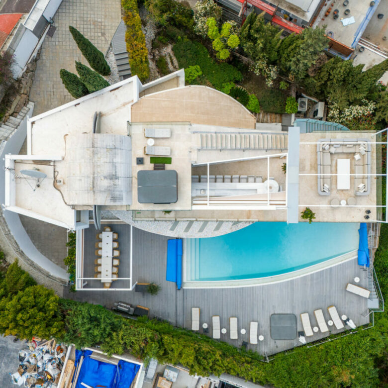 FOR SALE 🌟 🏡 Contemporary Luxury Villa with Heated Infinity Pool & Rooftop Lounge 🇪🇸 Nueva Andalucía, Marbella 🇪🇸