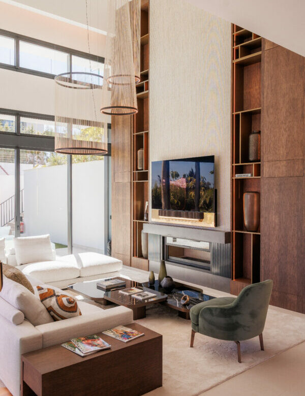 FOR SALE 🏡 Fully Furnished Contemporary Villa with Heated Pool, Smart Home & Panoramic Terrace – Golden Mile, Marbella