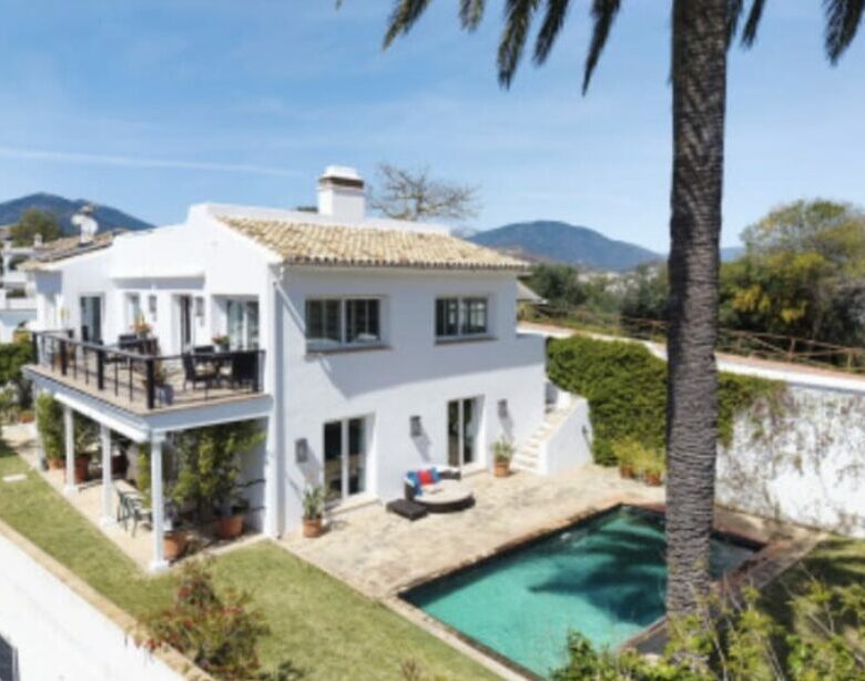 For Sale: Charming Hilltop Villa with Panoramic Views – Nueva Andalucía, Marbella 🇪🇸