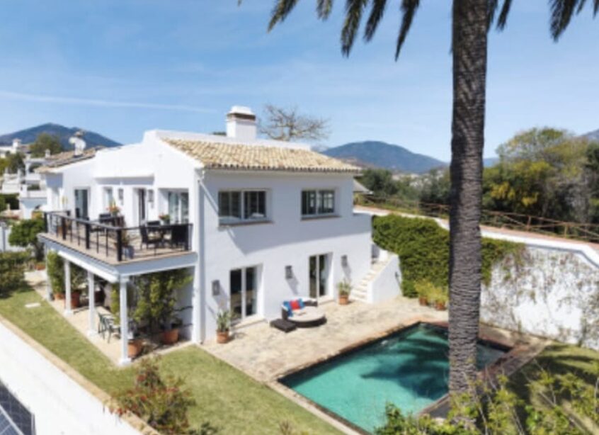 For Sale: Charming Hilltop Villa with Panoramic Views – Nueva Andalucía, Marbella 🇪🇸