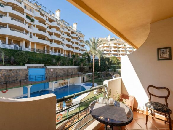 FOR LONG-TERM RENT 🏡 Furnished Apartment with Panoramic Sea & Mountain Views – Señorio de Aloha, Nueva Andalucía