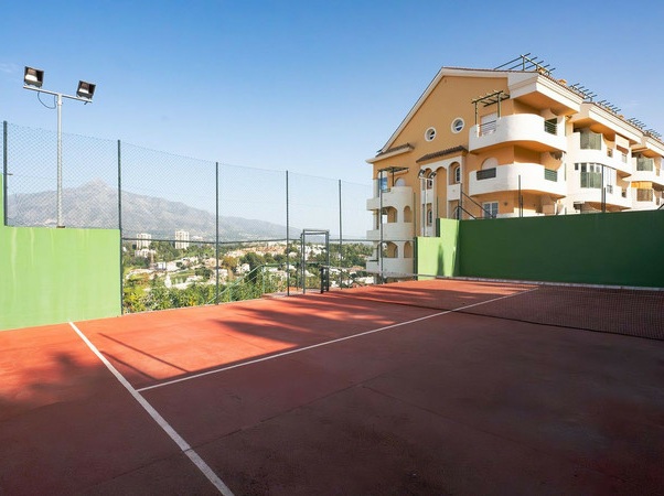 FOR LONG-TERM RENT 🏡 Furnished Apartment with Panoramic Sea & Mountain Views – Señorio de Aloha, Nueva Andalucía