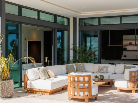 FOR SALE 🏡 Fully Furnished Contemporary Villa with Heated Pool, Smart Home & Panoramic Terrace – Golden Mile, Marbella