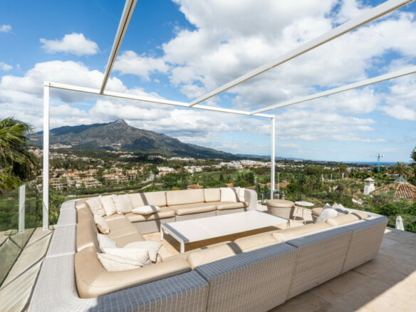 FOR SALE 🌟 🏡 Contemporary Luxury Villa with Heated Infinity Pool & Rooftop Lounge 🇪🇸 Nueva Andalucía, Marbella 🇪🇸