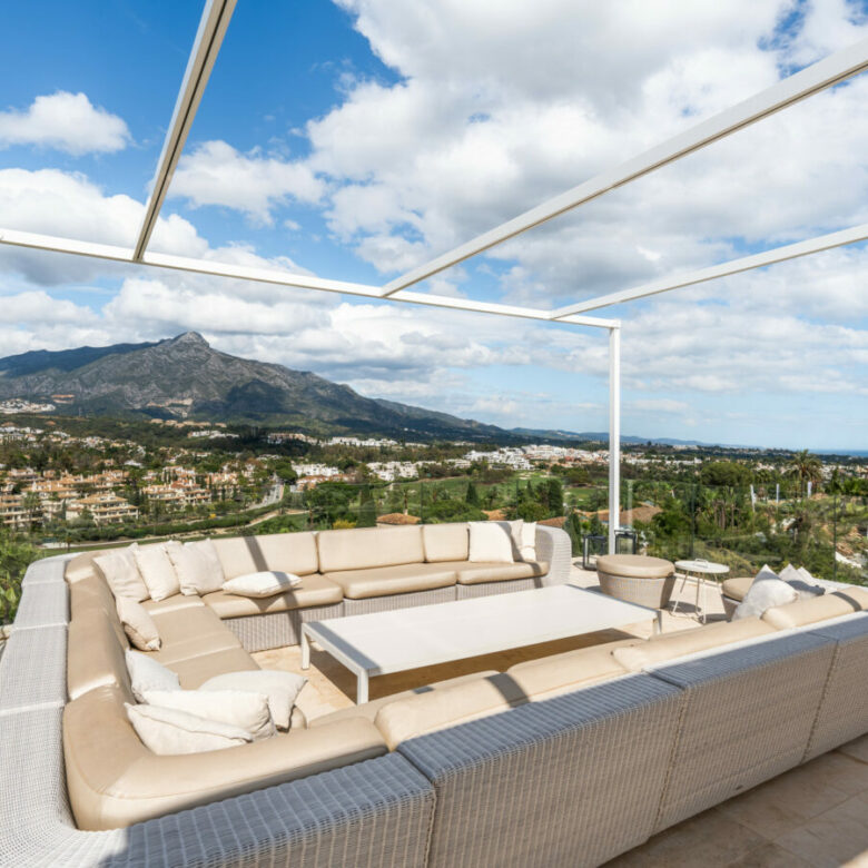 FOR SALE 🌟 🏡 Contemporary Luxury Villa with Heated Infinity Pool & Rooftop Lounge 🇪🇸 Nueva Andalucía, Marbella 🇪🇸