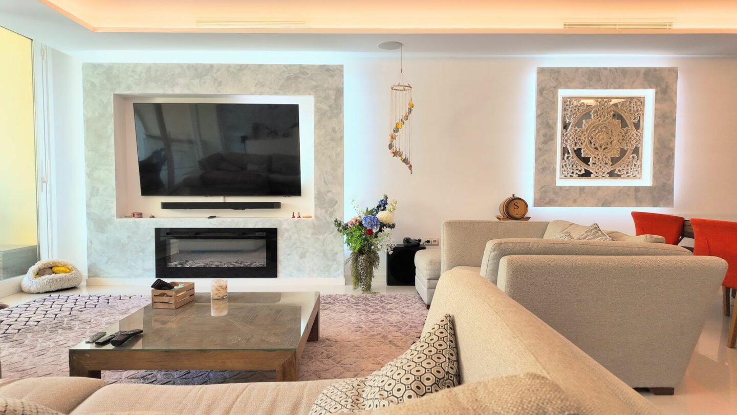 FOR SALE 🏡 Stylish Townhouse near the Beach – Atalaya de Rio Verde, Nueva Andalucía, Marbella