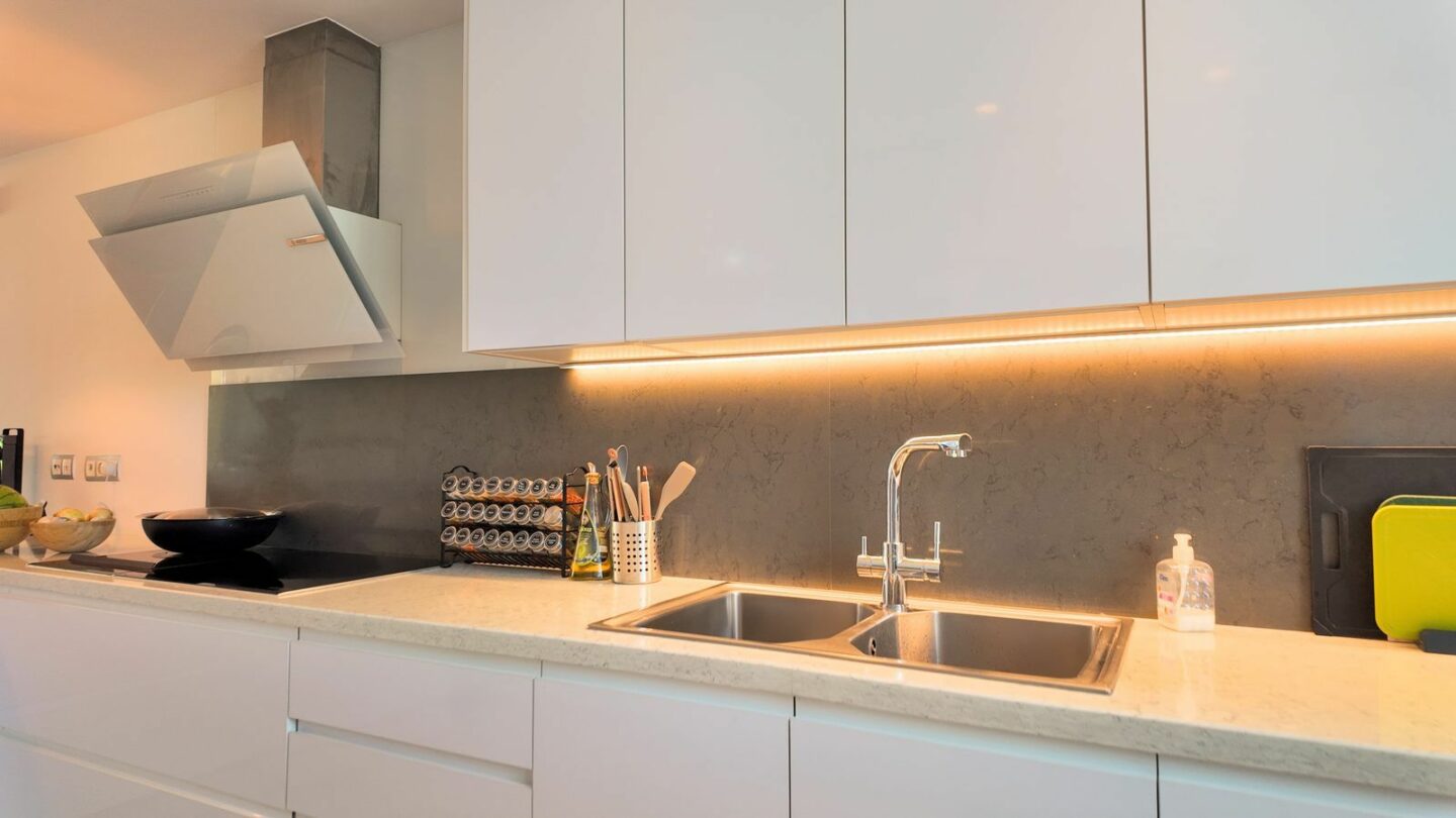 FOR SALE 🏡 Stylish Townhouse near the Beach – Atalaya de Rio Verde, Nueva Andalucía, Marbella