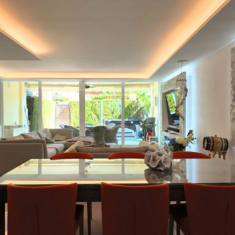 FOR SALE 🏡 Stylish Townhouse near the Beach – Atalaya de Rio Verde, Nueva Andalucía, Marbella