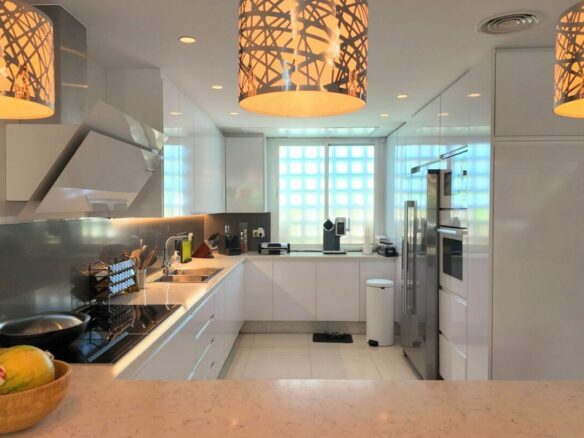 FOR SALE 🏡 Stylish Townhouse near the Beach – Atalaya de Rio Verde, Nueva Andalucía, Marbella