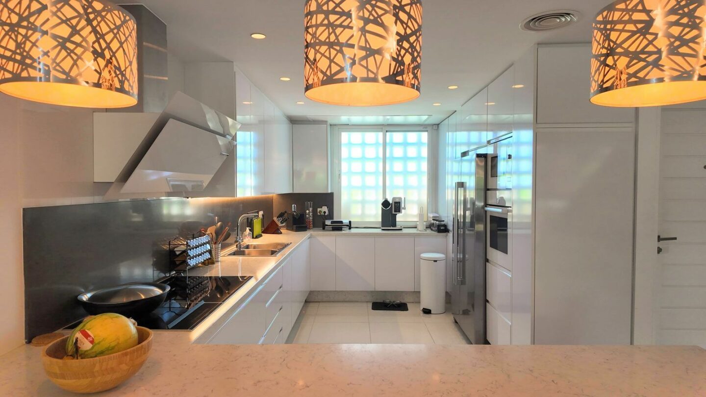 FOR SALE 🏡 Stylish Townhouse near the Beach – Atalaya de Rio Verde, Nueva Andalucía, Marbella