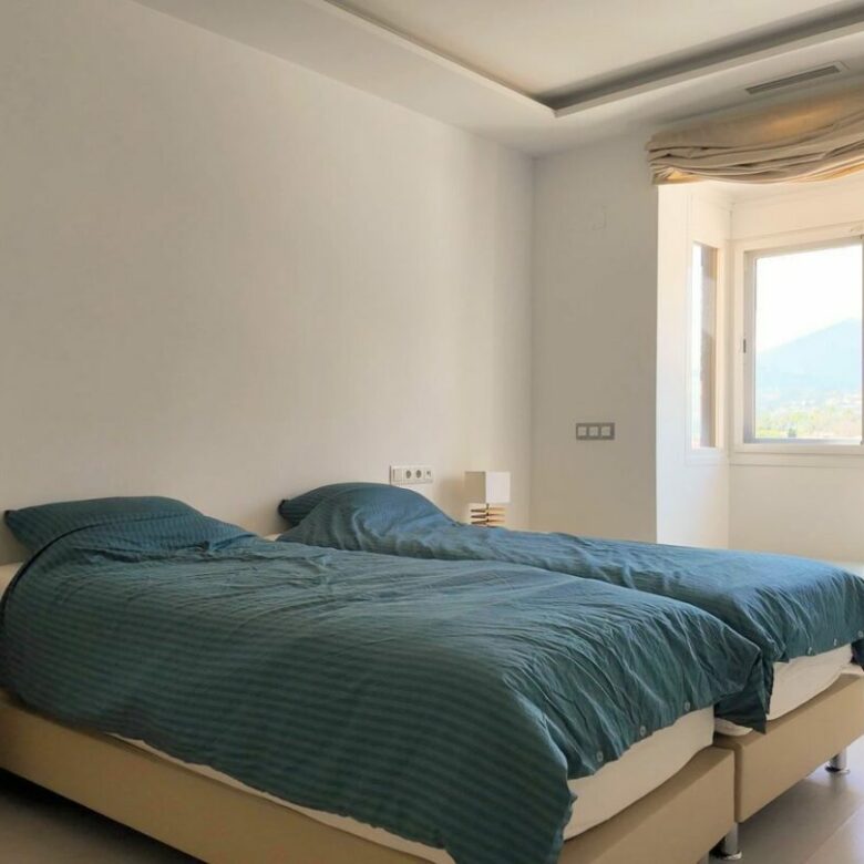 FOR SALE 🏡 Stylish Townhouse near the Beach – Atalaya de Rio Verde, Nueva Andalucía, Marbella