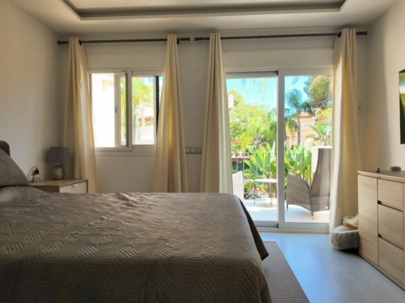 FOR SALE 🏡 Stylish Townhouse near the Beach – Atalaya de Rio Verde, Nueva Andalucía, Marbella