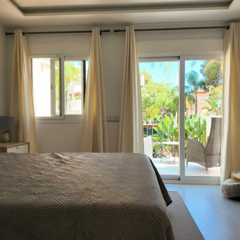 FOR SALE 🏡 Stylish Townhouse near the Beach – Atalaya de Rio Verde, Nueva Andalucía, Marbella