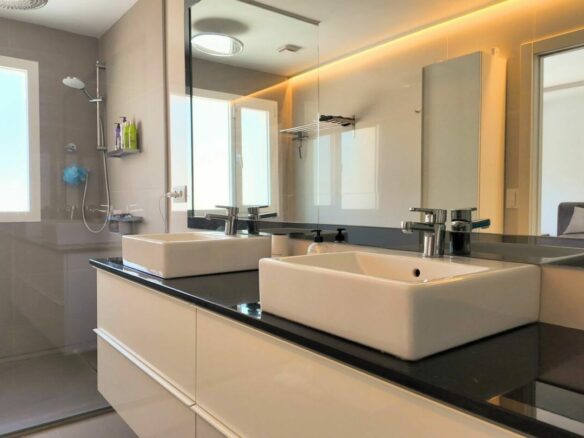 FOR SALE 🏡 Stylish Townhouse near the Beach – Atalaya de Rio Verde, Nueva Andalucía, Marbella